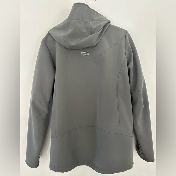 Men’s Chloro Phylle medium gray coat in great condition - Picture 2 of 3